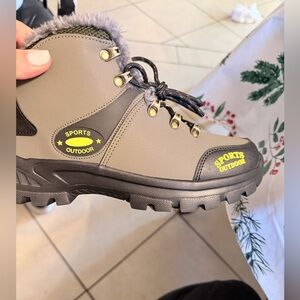 Gray Textured Sole Shoe size 10m/43